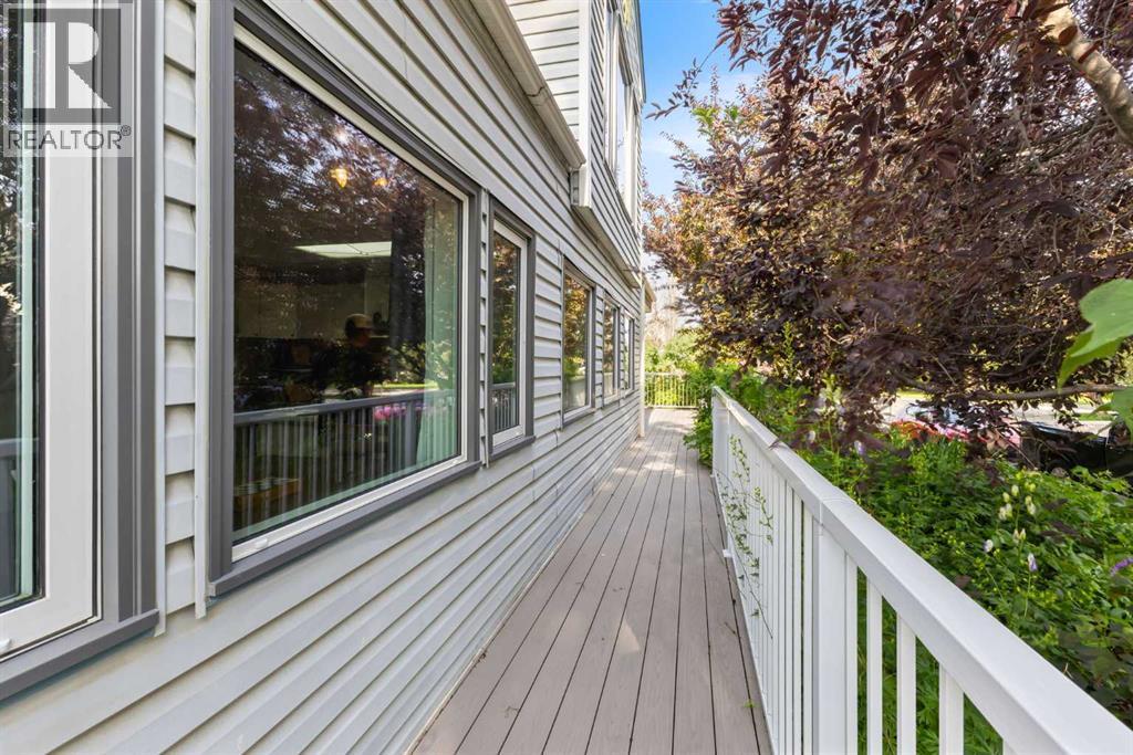 Property at 2441 25a Street SW image 5