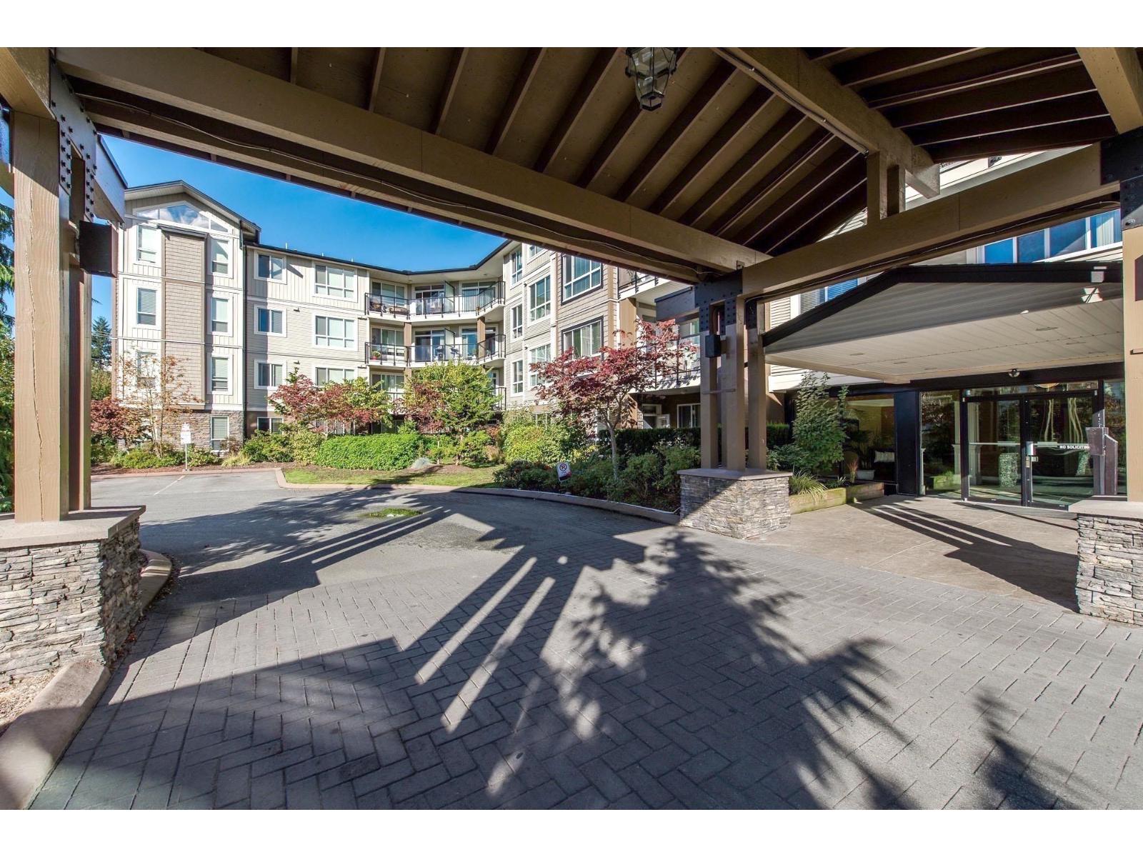 202 32729 Garibaldi Drive, Abbotsford, British Columbia  V2T 0A6 - Photo 3 - R3047660