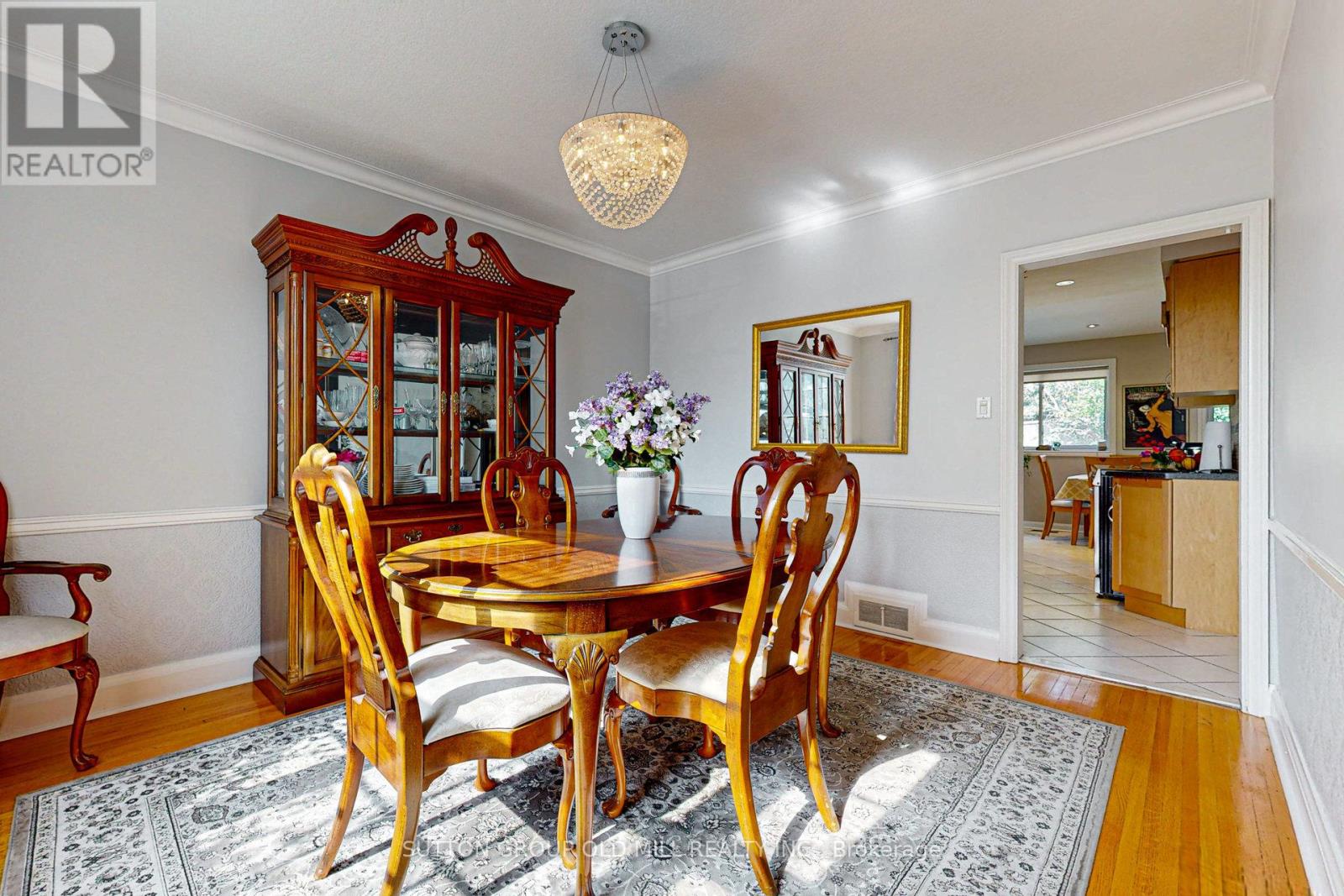 2 Bywood Drive, Toronto, Ontario  M9A 1L7 - Photo 11 - W12408939