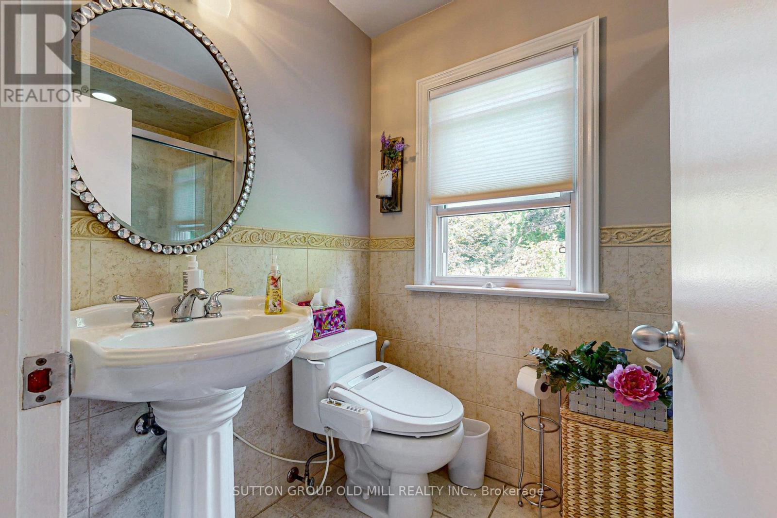 2 Bywood Drive, Toronto, Ontario  M9A 1L7 - Photo 27 - W12408939