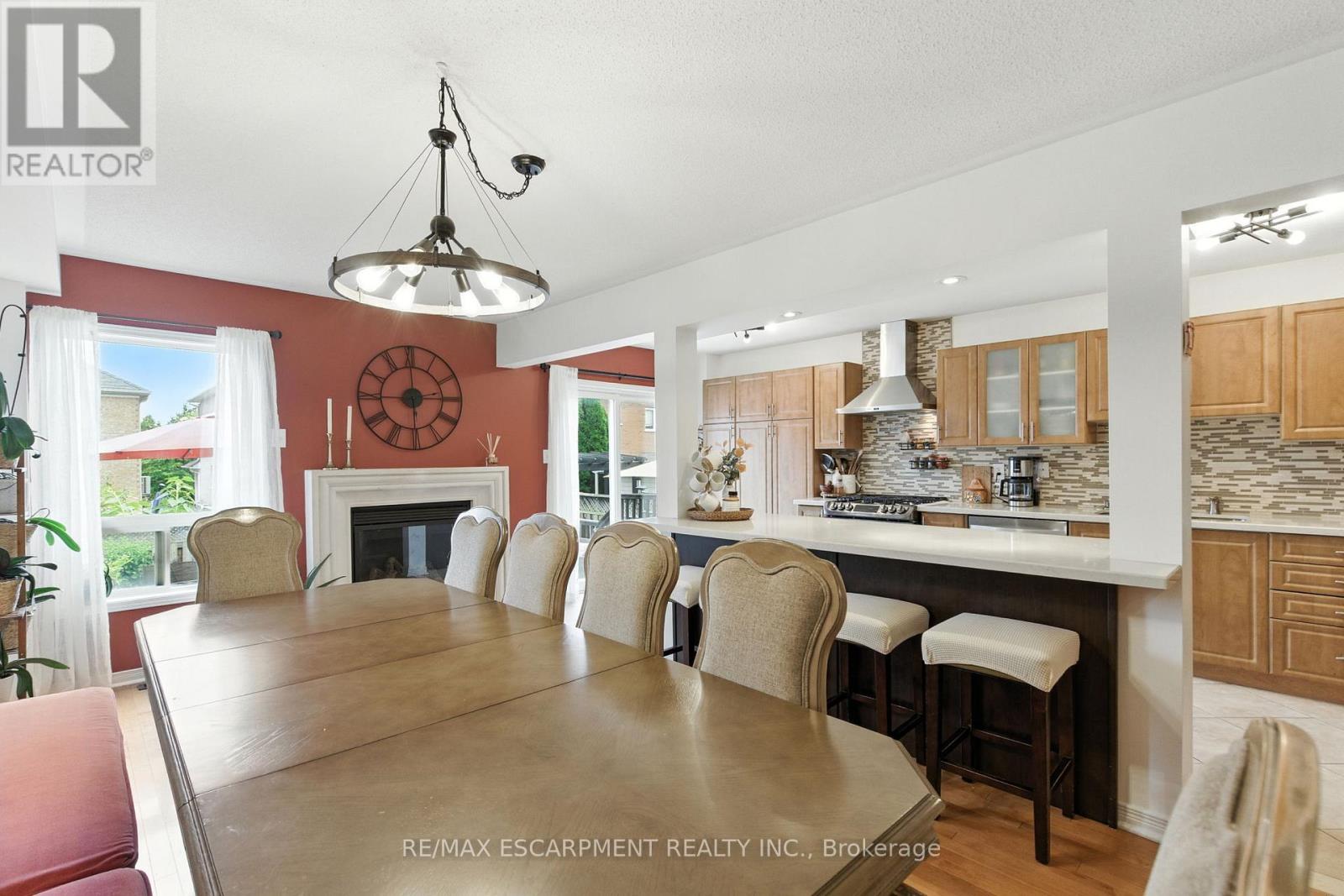3856 Skyview Street, Mississauga, Ontario  L5M 8A1 - Photo 13 - W12408972