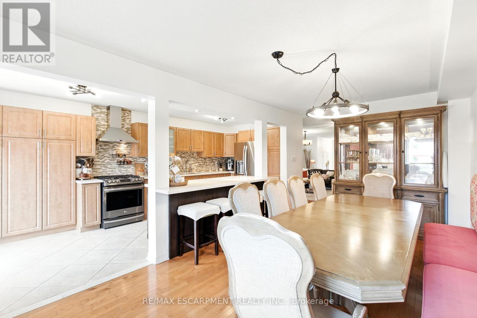3856 Skyview Street, Mississauga, Ontario  L5M 8A1 - Photo 14 - W12408972