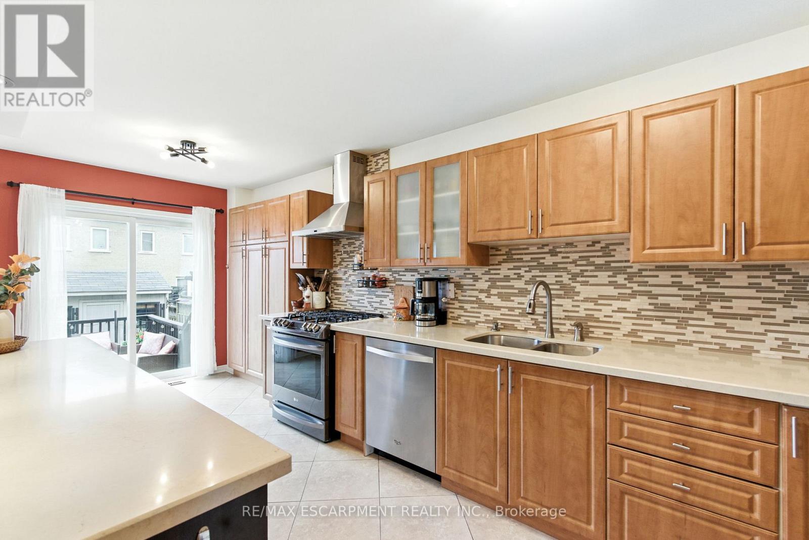 3856 Skyview Street, Mississauga, Ontario  L5M 8A1 - Photo 16 - W12408972