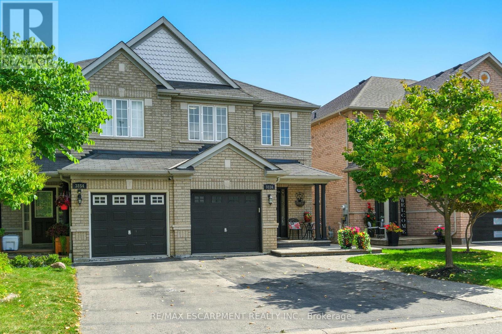 3856 Skyview Street, Mississauga, Ontario  L5M 8A1 - Photo 2 - W12408972