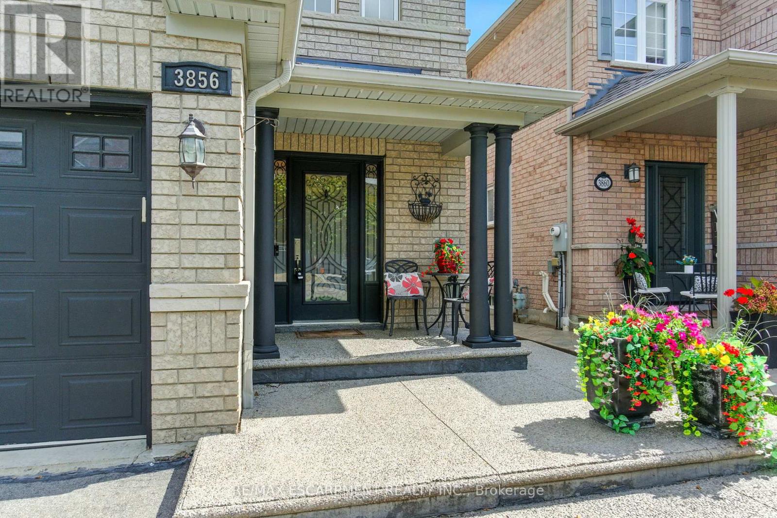 3856 Skyview Street, Mississauga, Ontario  L5M 8A1 - Photo 3 - W12408972