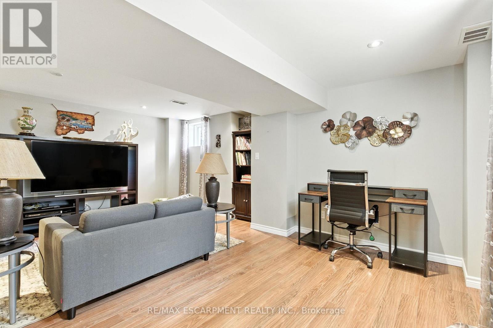 3856 Skyview Street, Mississauga, Ontario  L5M 8A1 - Photo 31 - W12408972