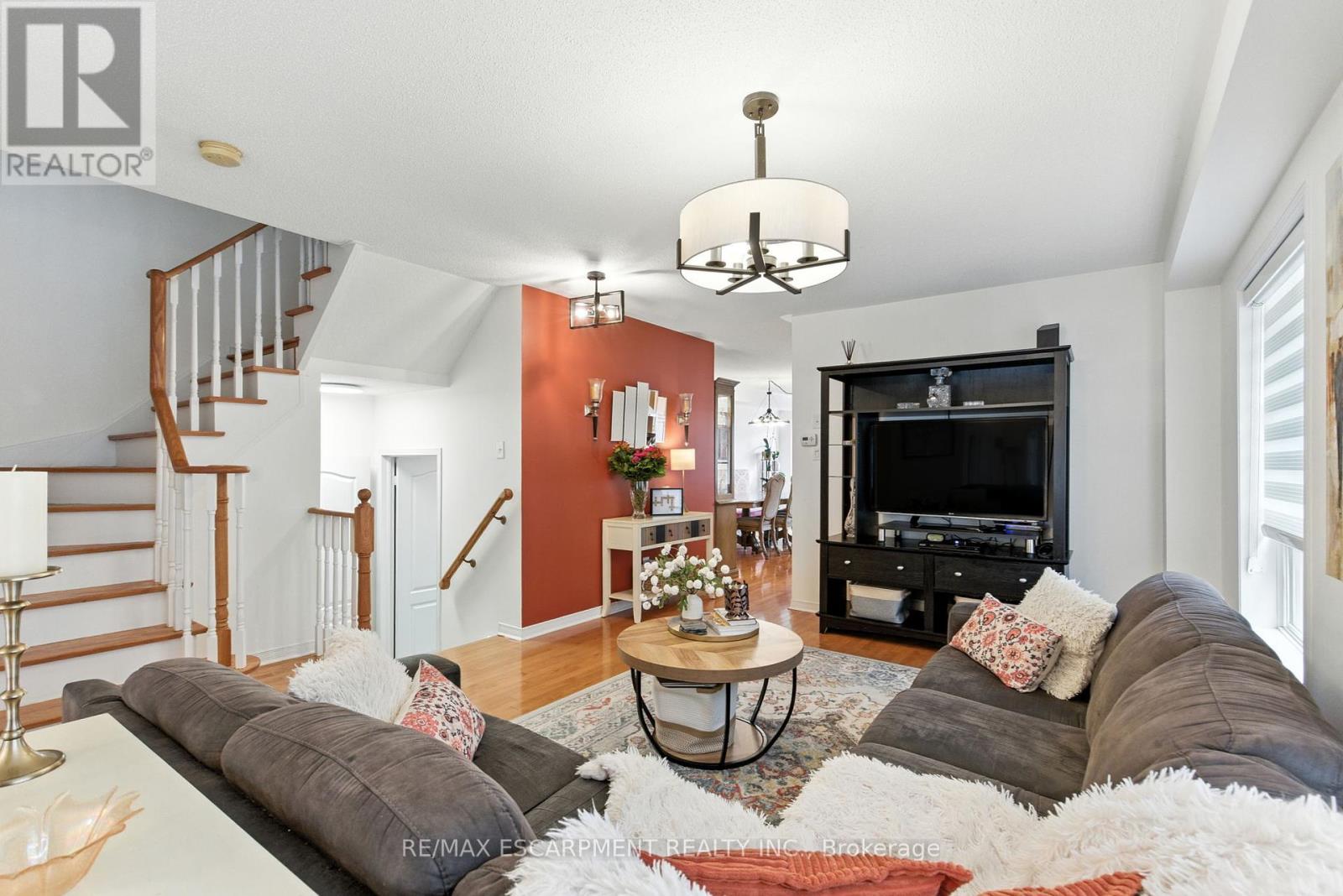 3856 Skyview Street, Mississauga, Ontario  L5M 8A1 - Photo 6 - W12408972