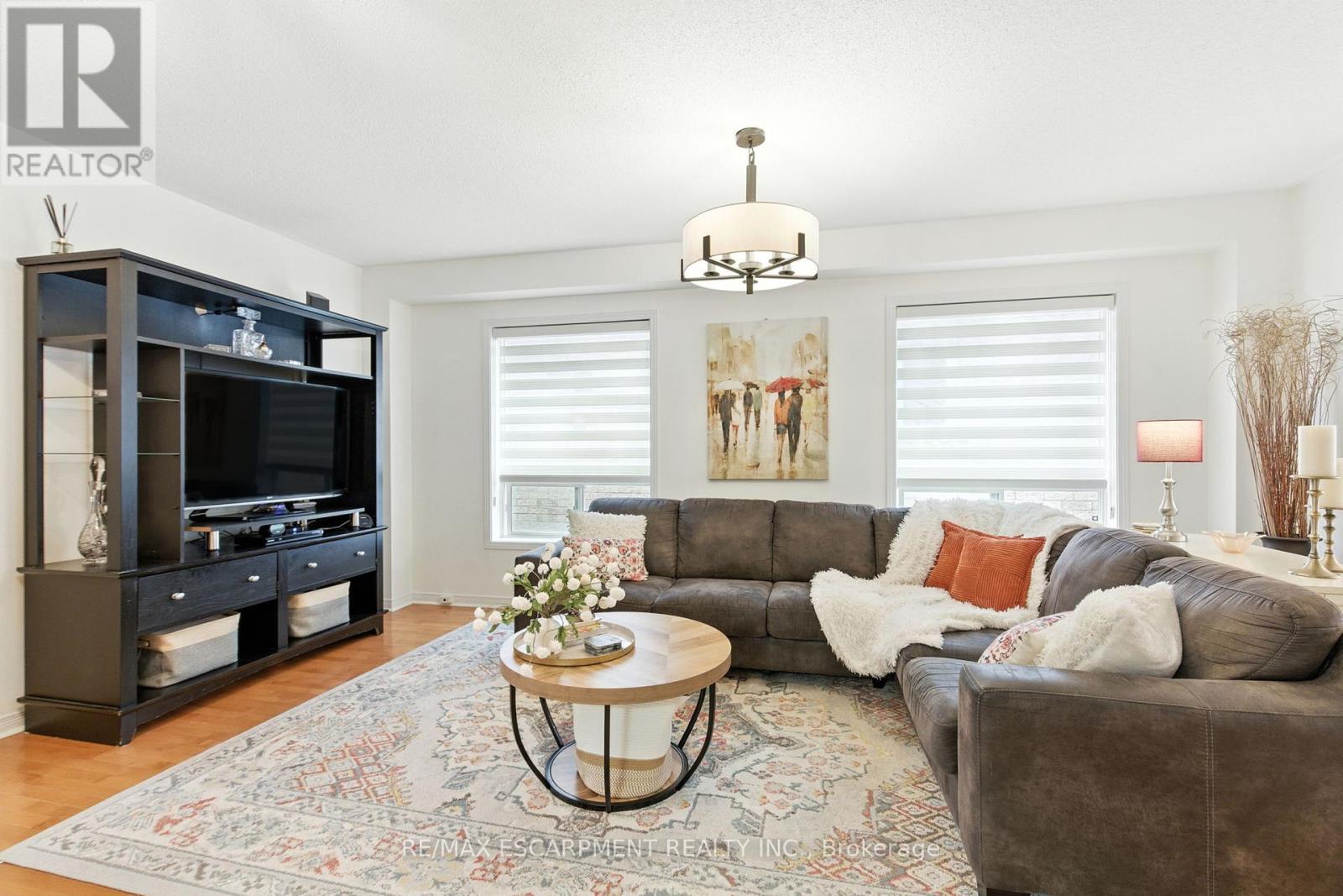 3856 Skyview Street, Mississauga, Ontario  L5M 8A1 - Photo 7 - W12408972