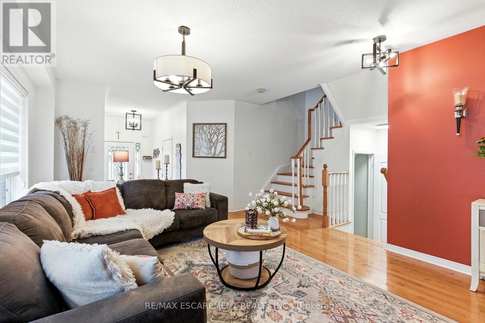 3856 Skyview Street, Mississauga, Ontario  L5M 8A1 - Photo 8 - W12408972