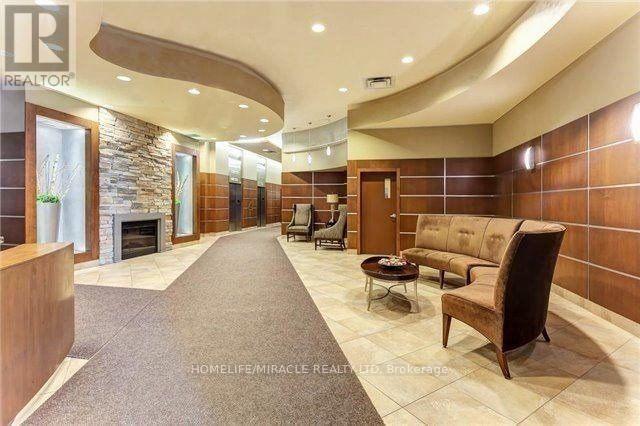 915 - 2 Fieldway Road, Toronto, Ontario  M8Z 0B9 - Photo 2 - W12408980