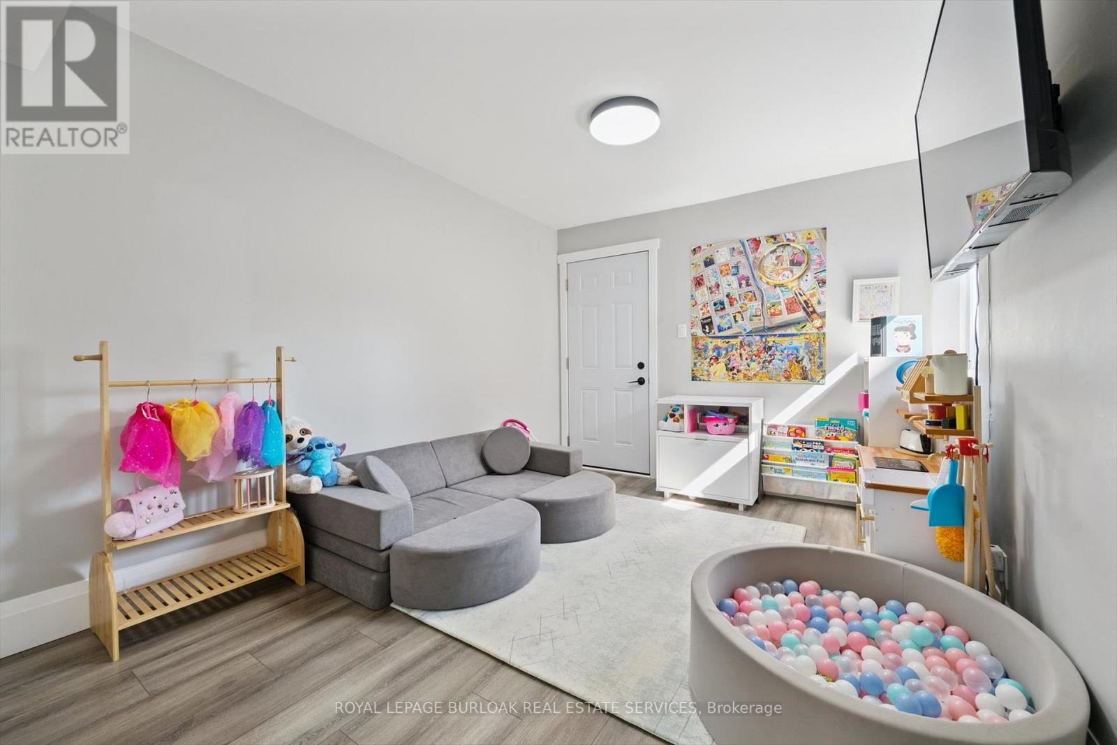 2152 Pelee Boulevard, Oakville, Ontario  L6H 4C8 - Photo 17 - W12409007