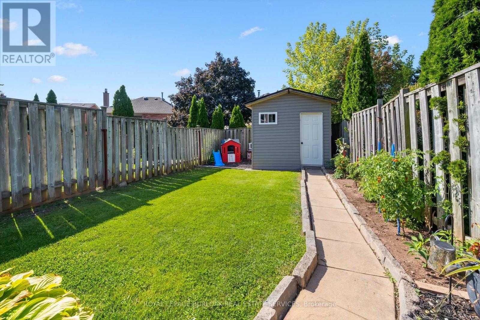 2152 Pelee Boulevard, Oakville, Ontario  L6H 4C8 - Photo 38 - W12409007