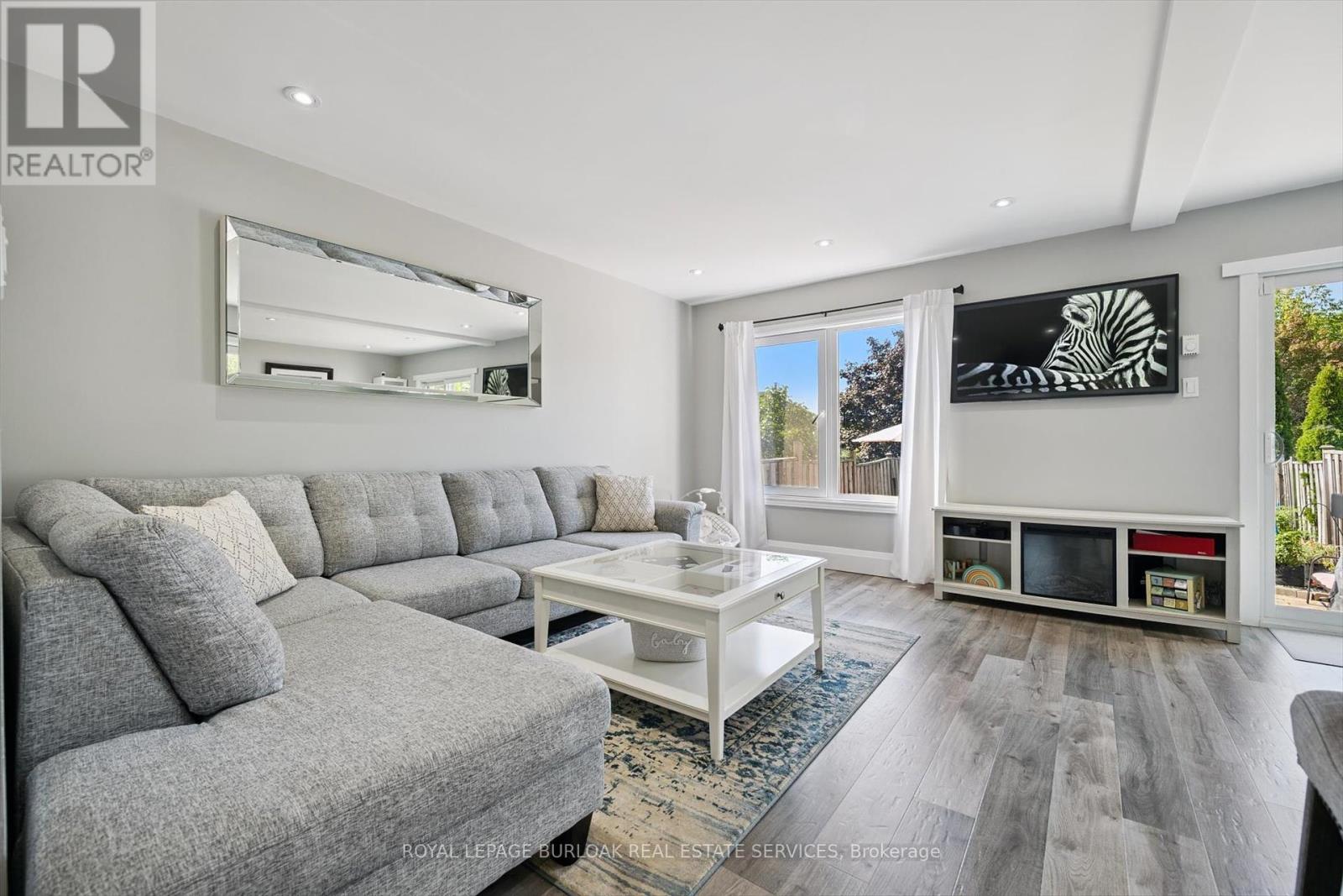 2152 Pelee Boulevard, Oakville, Ontario  L6H 4C8 - Photo 8 - W12409007