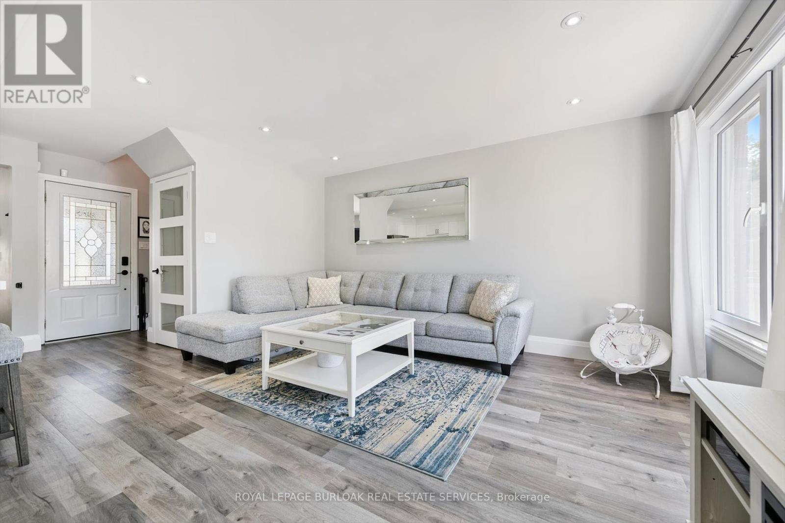 2152 Pelee Boulevard, Oakville, Ontario  L6H 4C8 - Photo 9 - W12409007