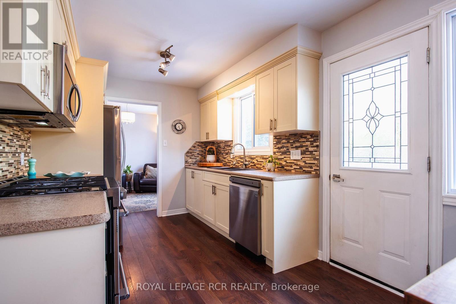 35 Elm Avenue, Orangeville, Ontario  L9W 3G3 - Photo 10 - W12409031