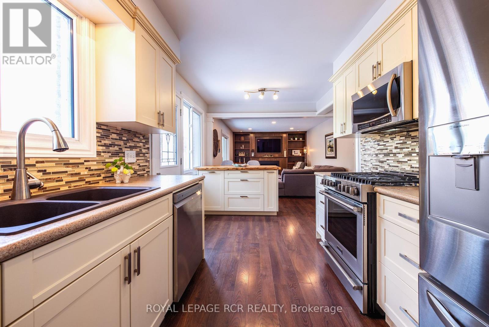 35 Elm Avenue, Orangeville, Ontario  L9W 3G3 - Photo 11 - W12409031