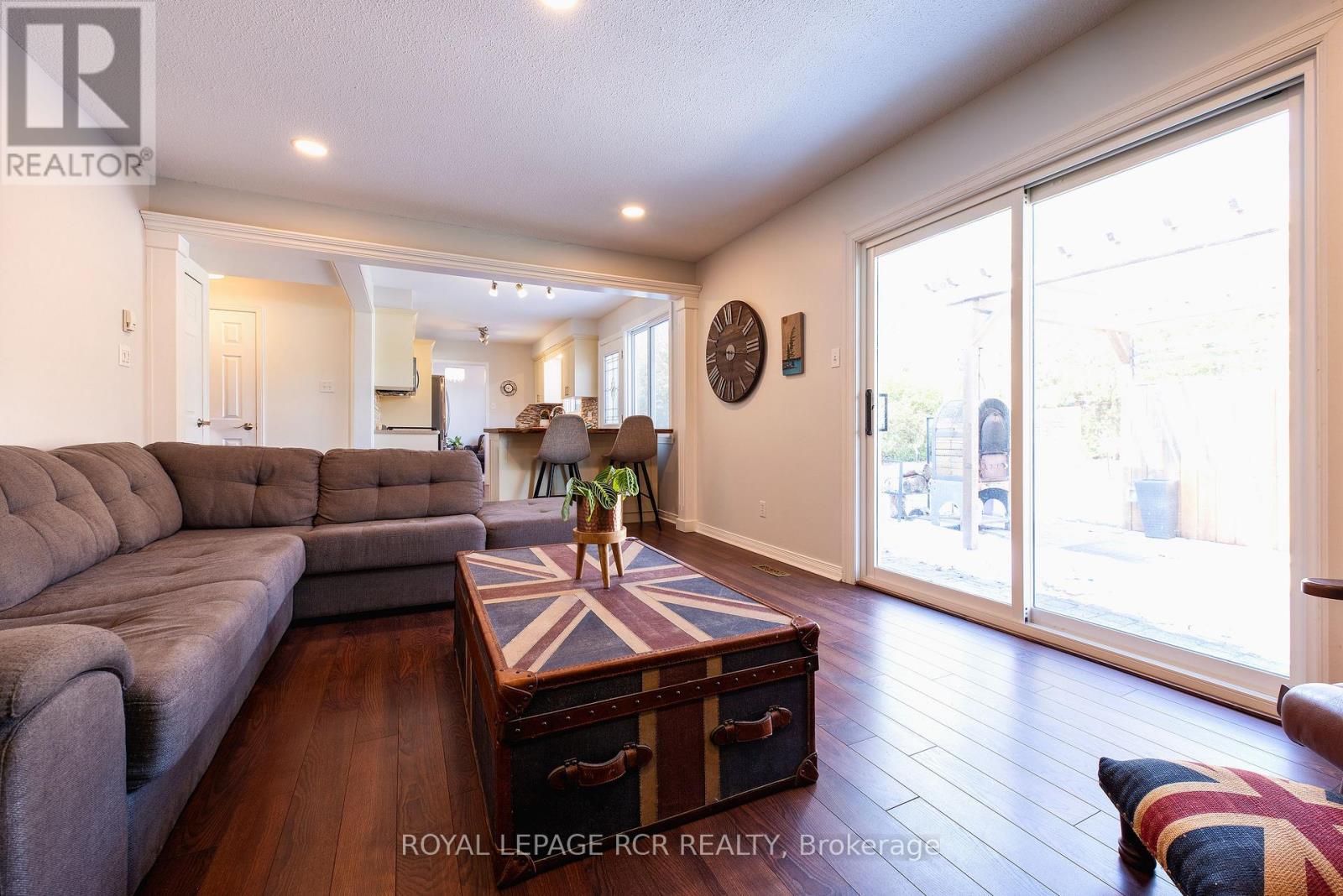 35 Elm Avenue, Orangeville, Ontario  L9W 3G3 - Photo 17 - W12409031