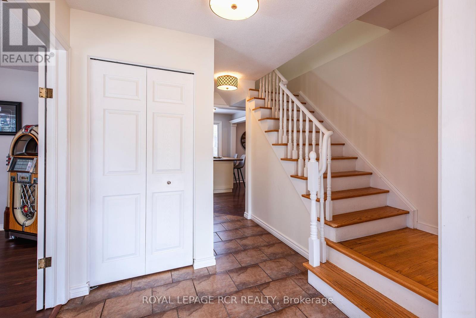 35 Elm Avenue, Orangeville, Ontario  L9W 3G3 - Photo 19 - W12409031