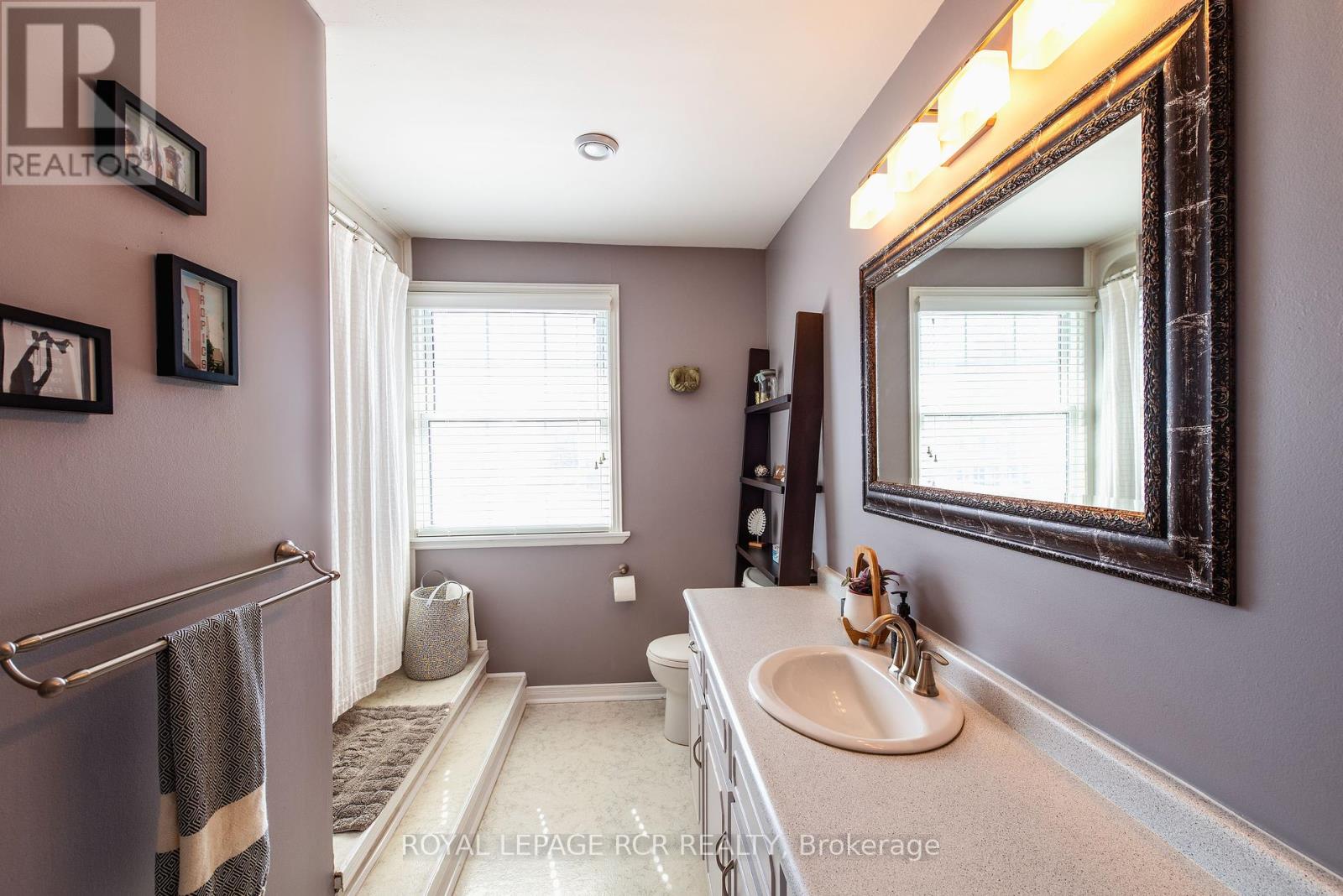 35 Elm Avenue, Orangeville, Ontario  L9W 3G3 - Photo 23 - W12409031