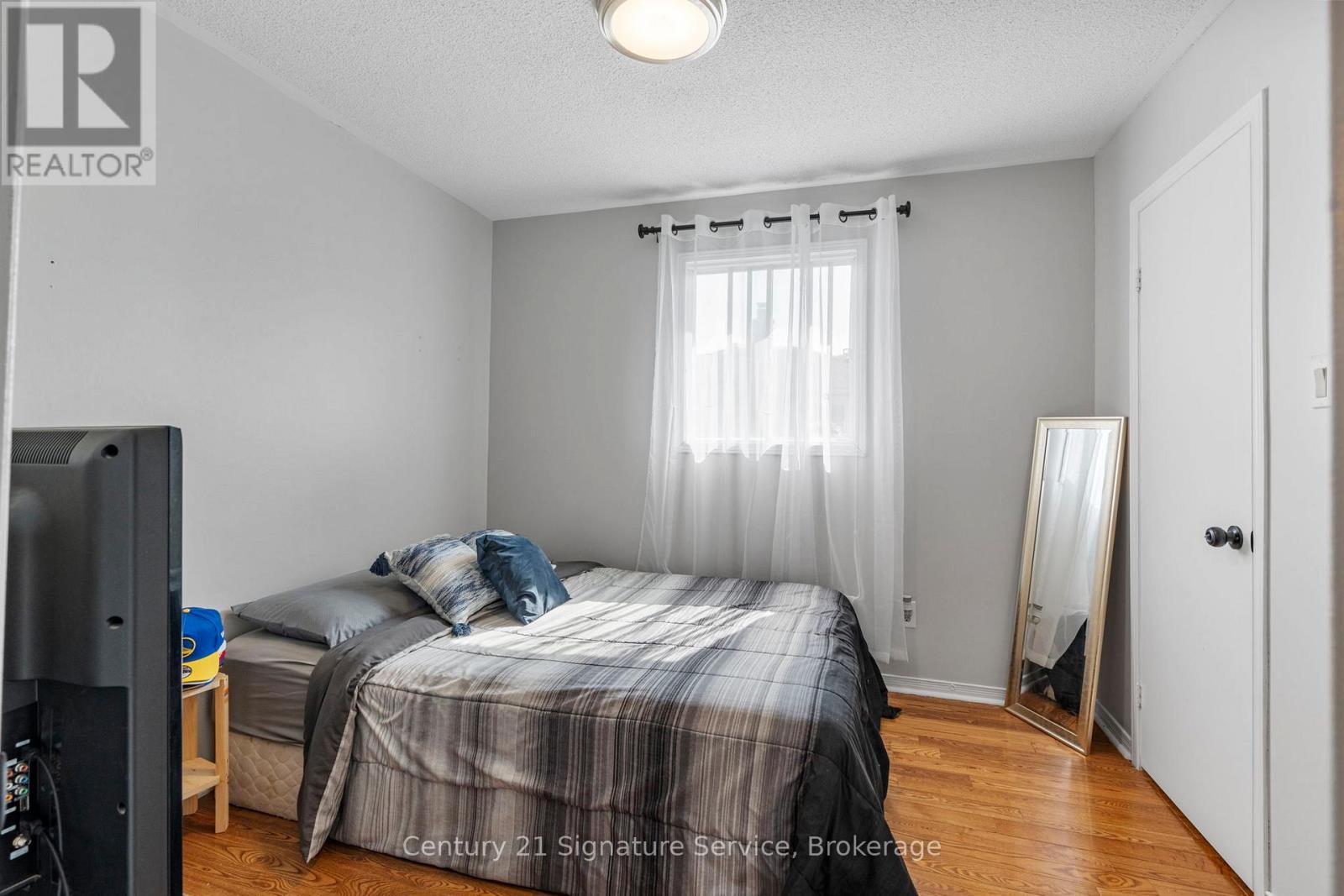 80 Dutch Crescent, Brampton (Fletcher's Creek South), Ontario  L6Y 3X1 - Photo 12 - W12409033