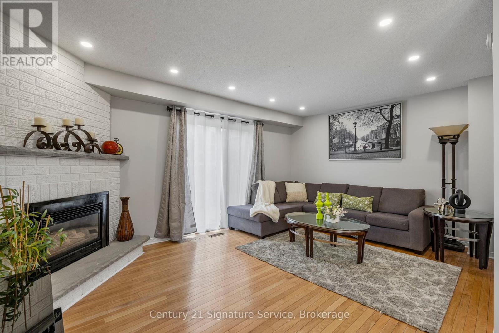 80 Dutch Crescent, Brampton (Fletcher's Creek South), Ontario  L6Y 3X1 - Photo 7 - W12409033