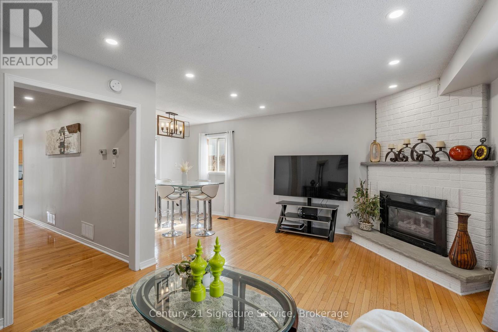 80 Dutch Crescent, Brampton (Fletcher's Creek South), Ontario  L6Y 3X1 - Photo 8 - W12409033
