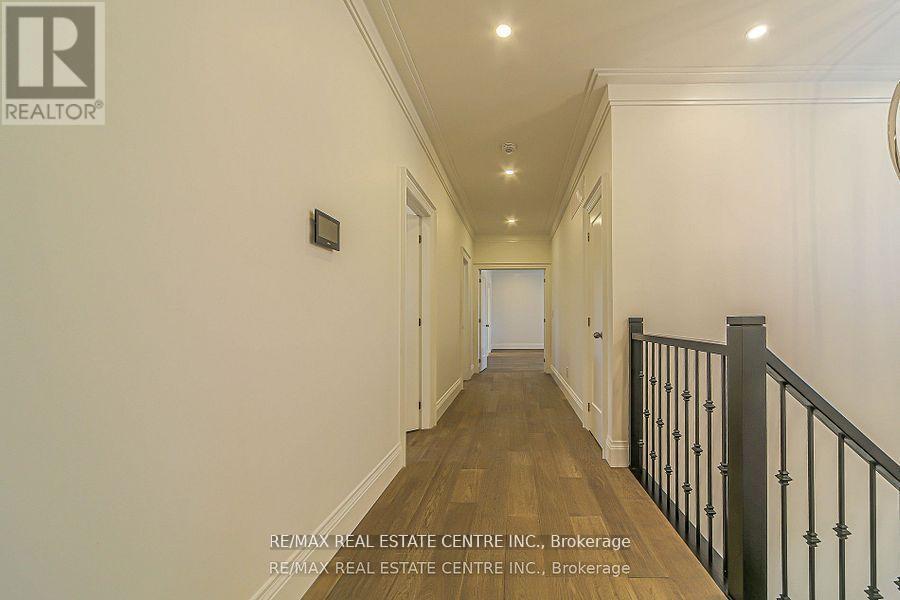 1 Hawthorn Crescent, Brampton (Westgate), Ontario  L6S 1A9 - Photo 24 - W12409099