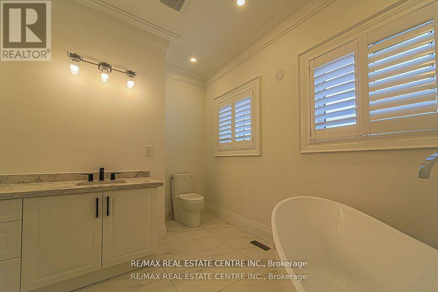 1 Hawthorn Crescent, Brampton (Westgate), Ontario  L6S 1A9 - Photo 32 - W12409099
