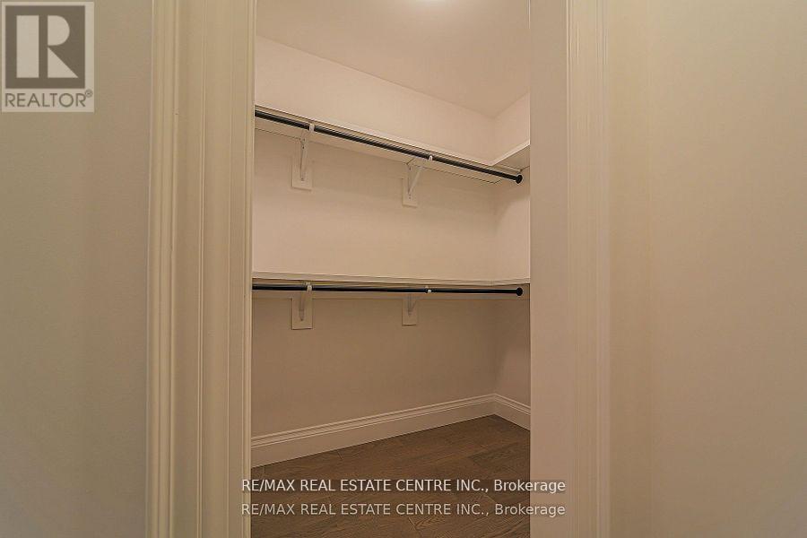 1 Hawthorn Crescent, Brampton (Westgate), Ontario  L6S 1A9 - Photo 35 - W12409099