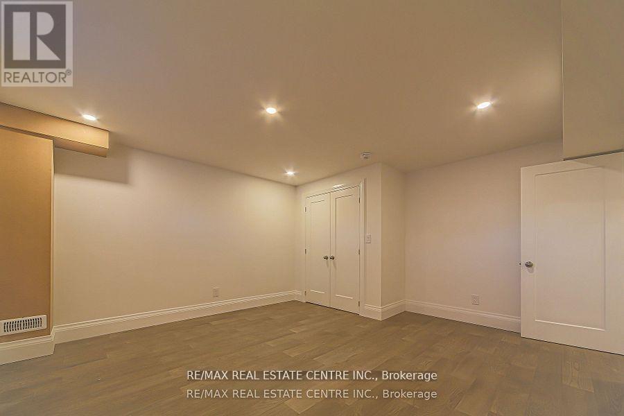 1 Hawthorn Crescent, Brampton (Westgate), Ontario  L6S 1A9 - Photo 45 - W12409099
