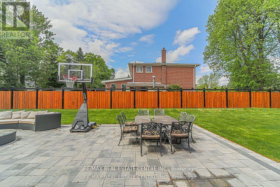 1 Hawthorn Crescent, Brampton (Westgate), Ontario  L6S 1A9 - Photo 48 - W12409099