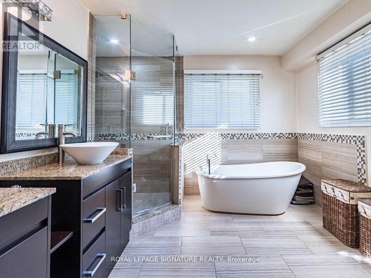 1206 Glenashton Drive, Oakville, Ontario  L6H 5L9 - Photo 23 - W12409101