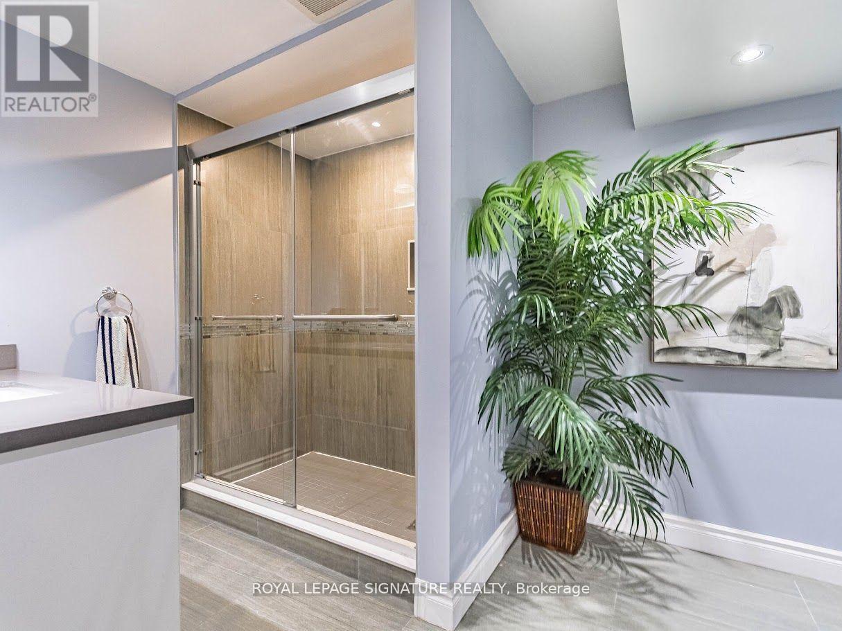 1206 Glenashton Drive, Oakville, Ontario  L6H 5L9 - Photo 44 - W12409101