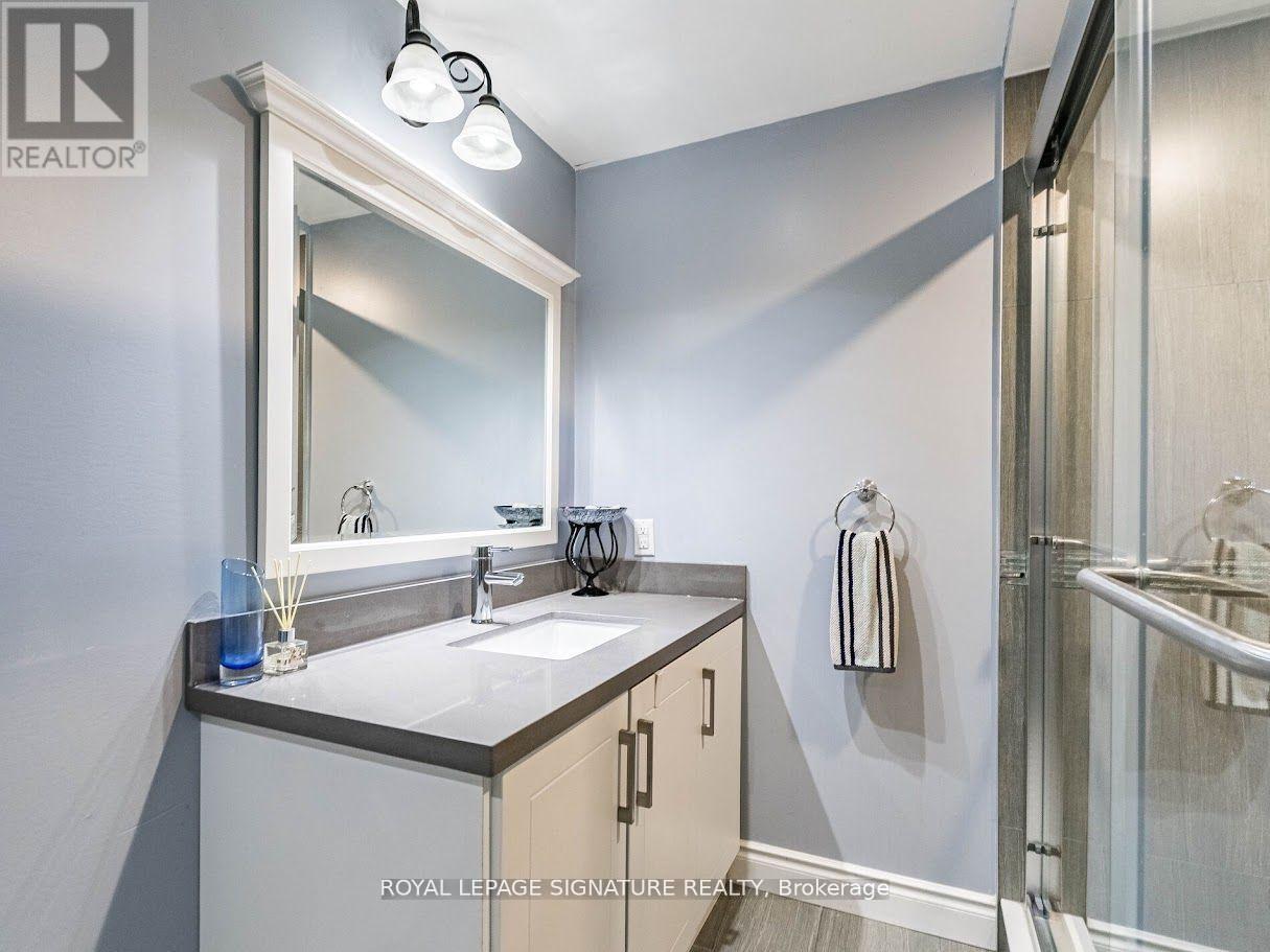 1206 Glenashton Drive, Oakville, Ontario  L6H 5L9 - Photo 45 - W12409101
