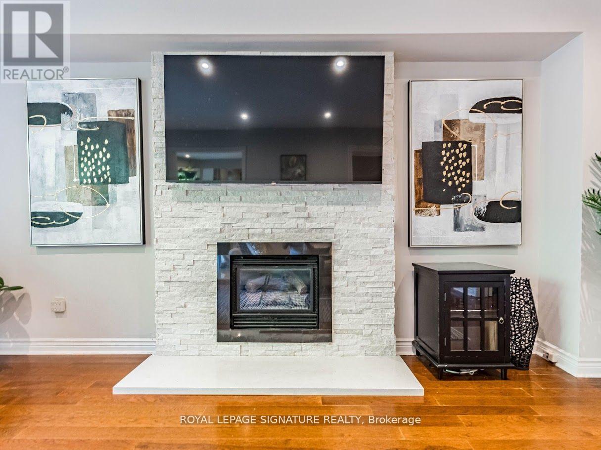 1206 Glenashton Drive, Oakville, Ontario  L6H 5L9 - Photo 9 - W12409101