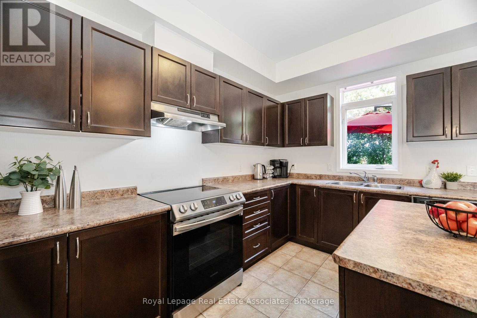 3207 Joel Kerbel Place, Mississauga, Ontario  L4Y 0B1 - Photo 12 - W12409142