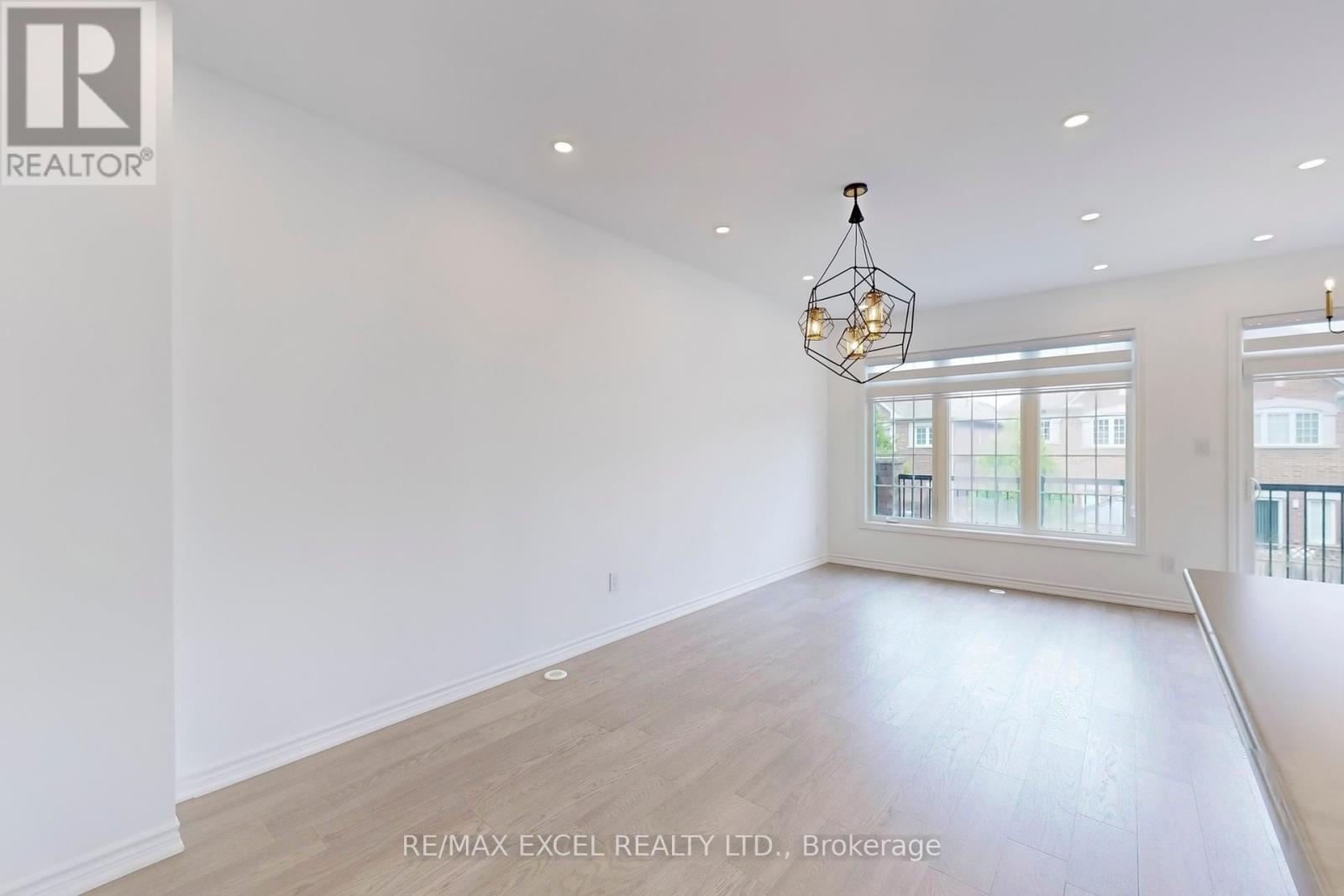 283 Dundas Way, Markham, Ontario  L6E 0S8 - Photo 8 - N12409027