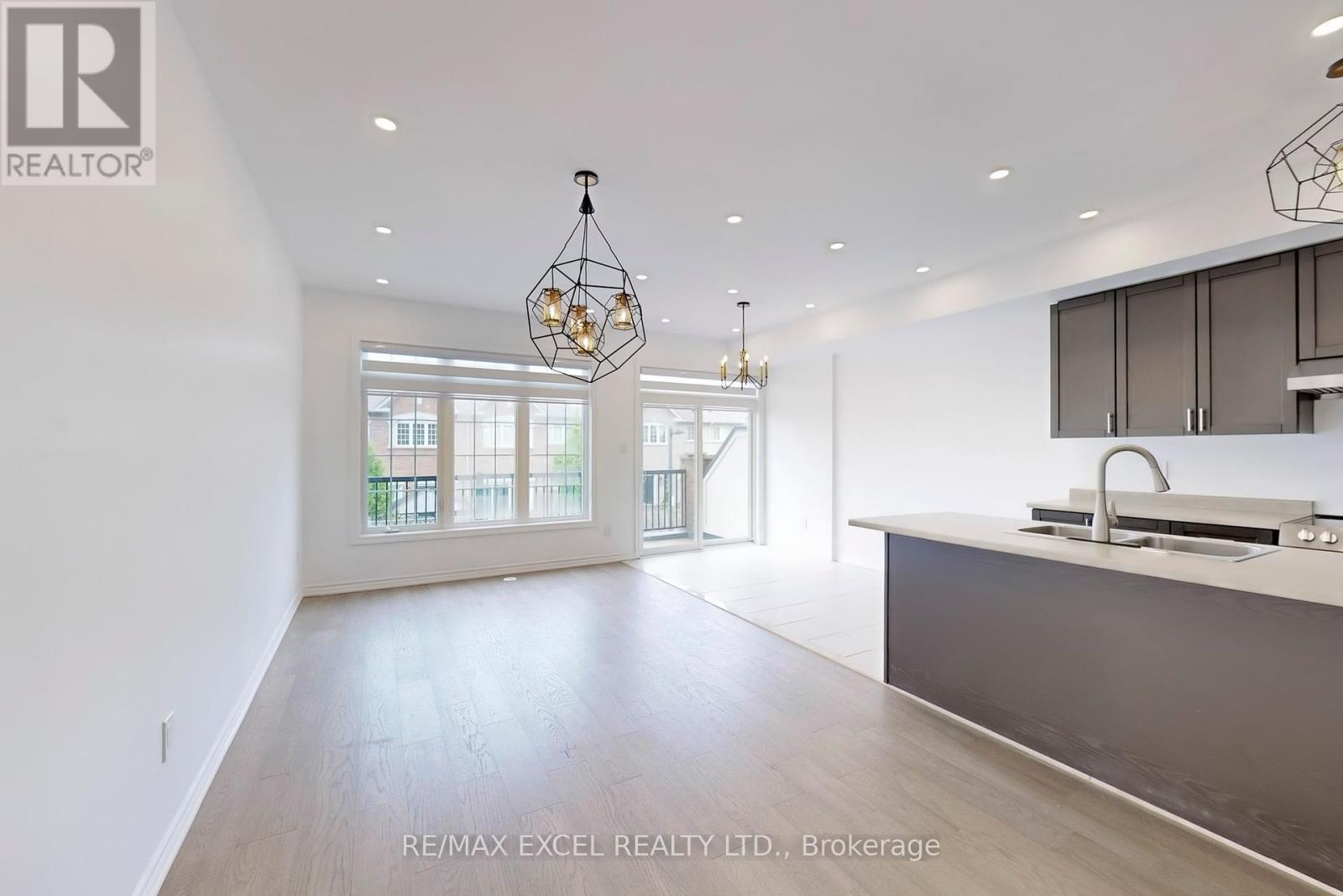 283 Dundas Way, Markham, Ontario  L6E 0S8 - Photo 14 - N12409027