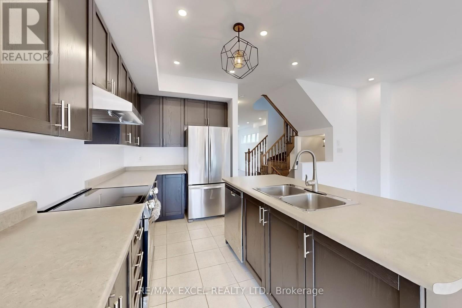 283 Dundas Way, Markham, Ontario  L6E 0S8 - Photo 11 - N12409027