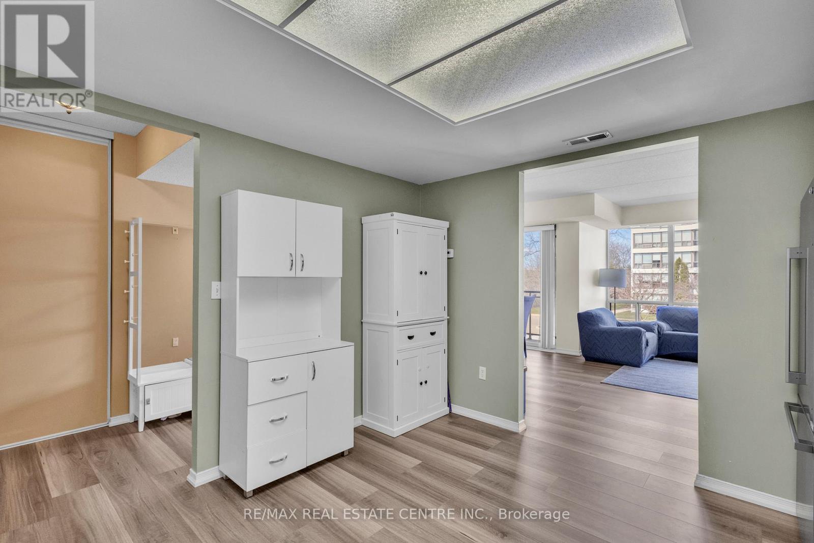 202 - 105 Bagot Street, Guelph, Ontario  N1H 8H4 - Photo 15 - X12408909