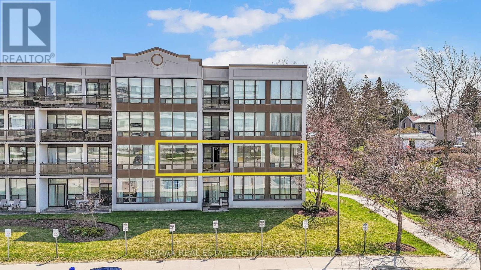 202 - 105 Bagot Street, Guelph, Ontario  N1H 8H4 - Photo 2 - X12408909