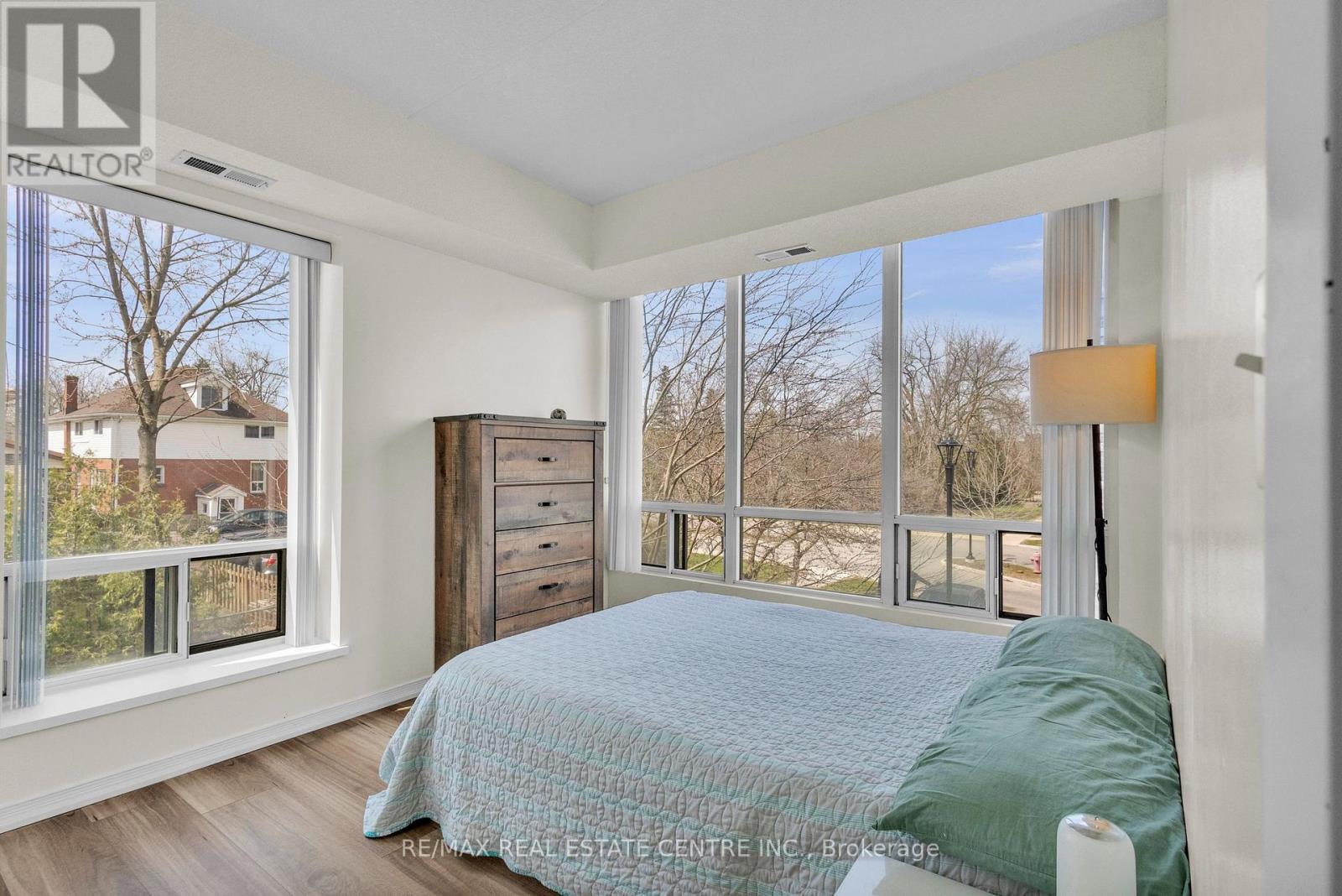 202 - 105 Bagot Street, Guelph, Ontario  N1H 8H4 - Photo 28 - X12408909