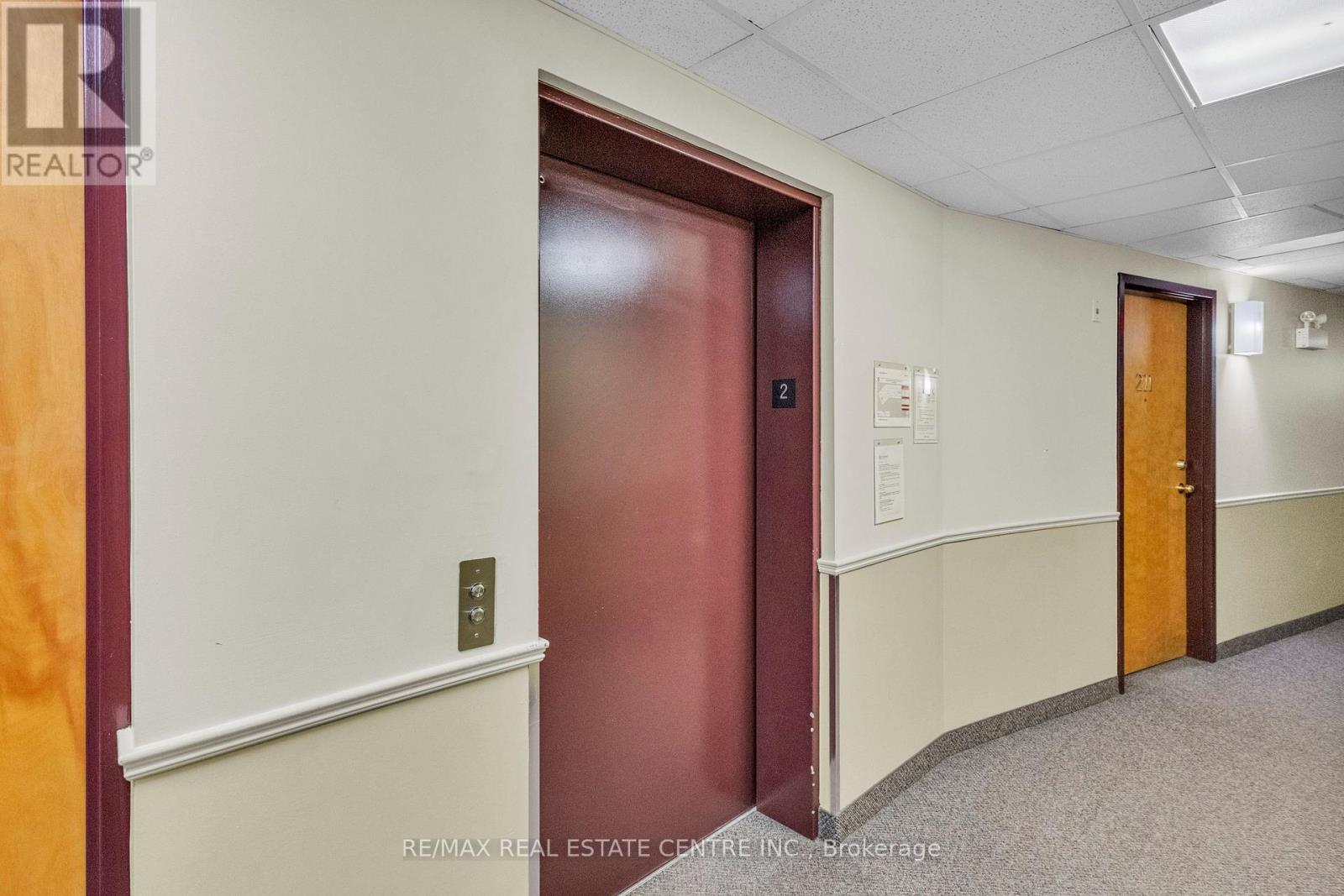 202 - 105 Bagot Street, Guelph, Ontario  N1H 8H4 - Photo 6 - X12408909