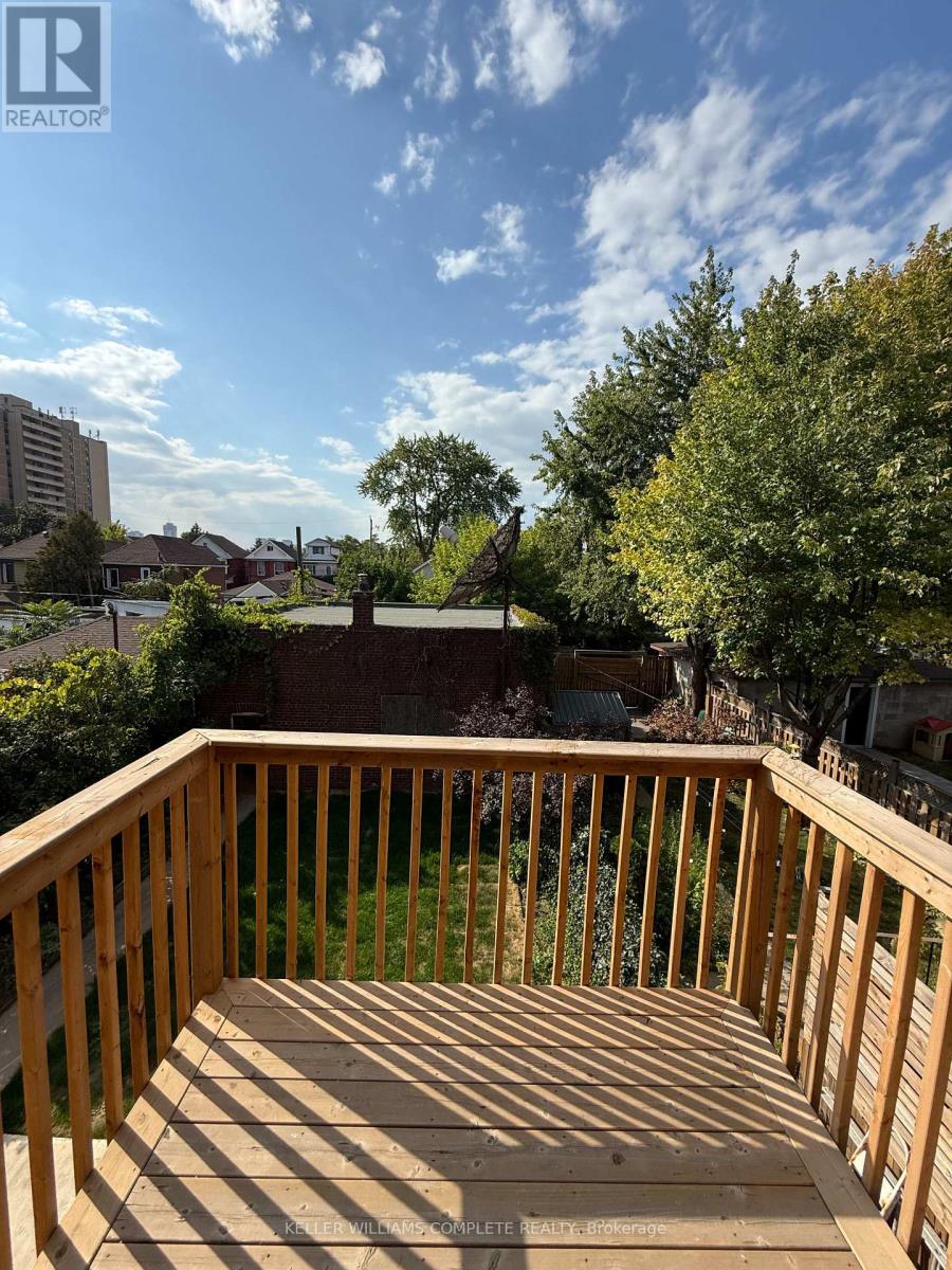 Upper & Attic - 187 Stirton Street, Hamilton, Ontario  L8L 6G7 - Photo 7 - X12408989