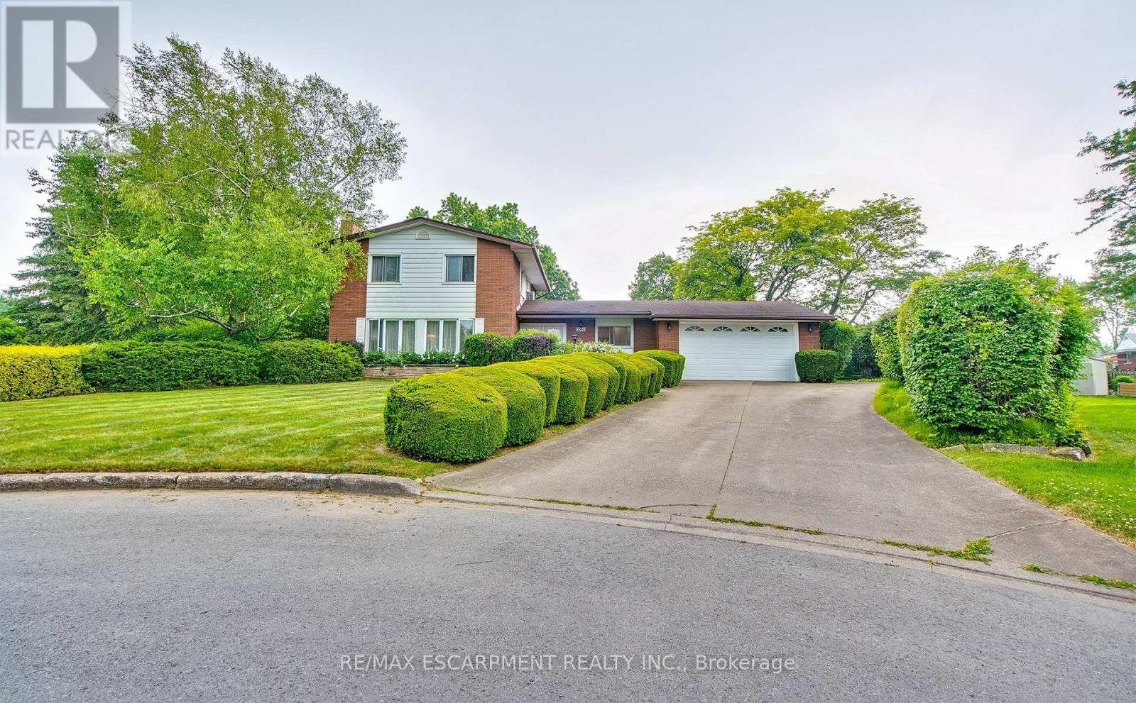 3546 Eton Crescent, Niagara Falls, Ontario  L2J 3B5 - Photo 2 - X12408993