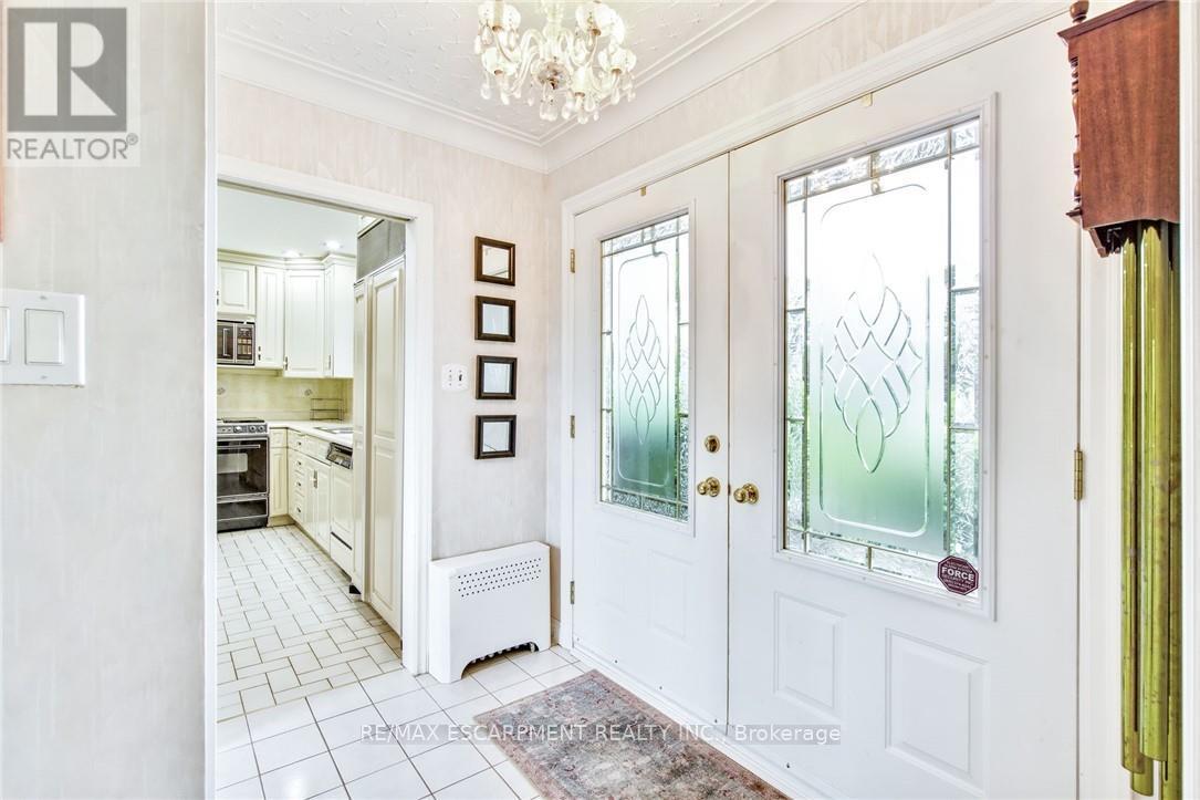 3546 Eton Crescent, Niagara Falls, Ontario  L2J 3B5 - Photo 8 - X12408993