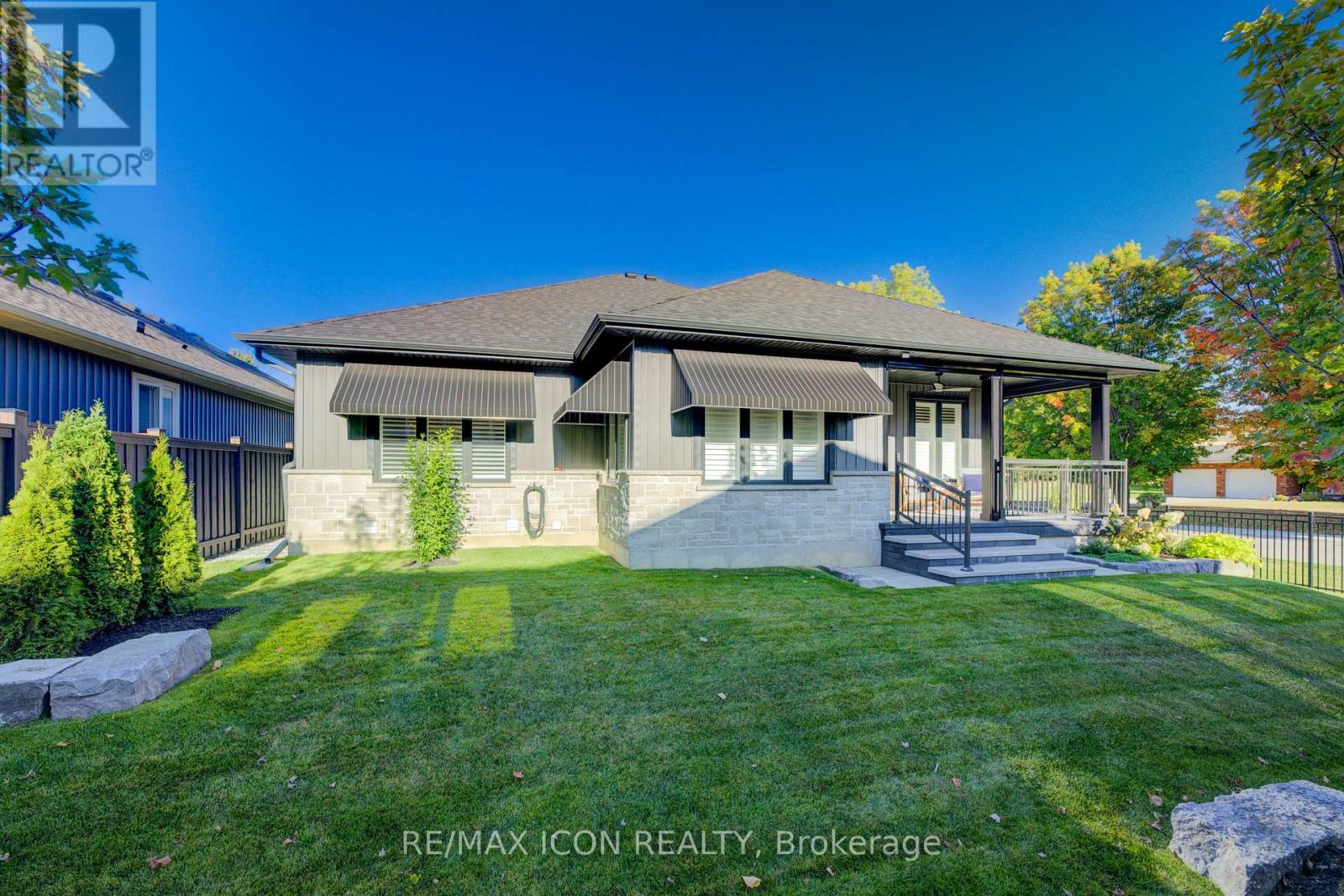 13 - 68 Cedar Street, Brant (Paris), Ontario  N3L 0L4 - Photo 39 - X12409006