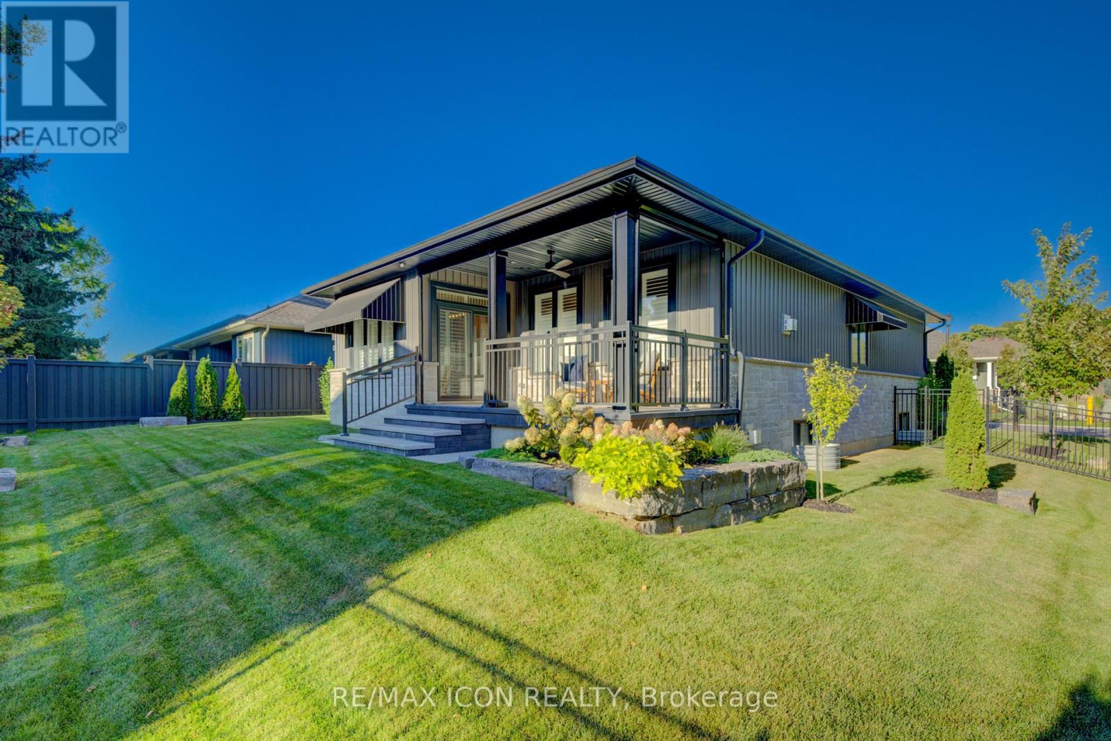 13 - 68 Cedar Street, Brant (Paris), Ontario  N3L 0L4 - Photo 40 - X12409006