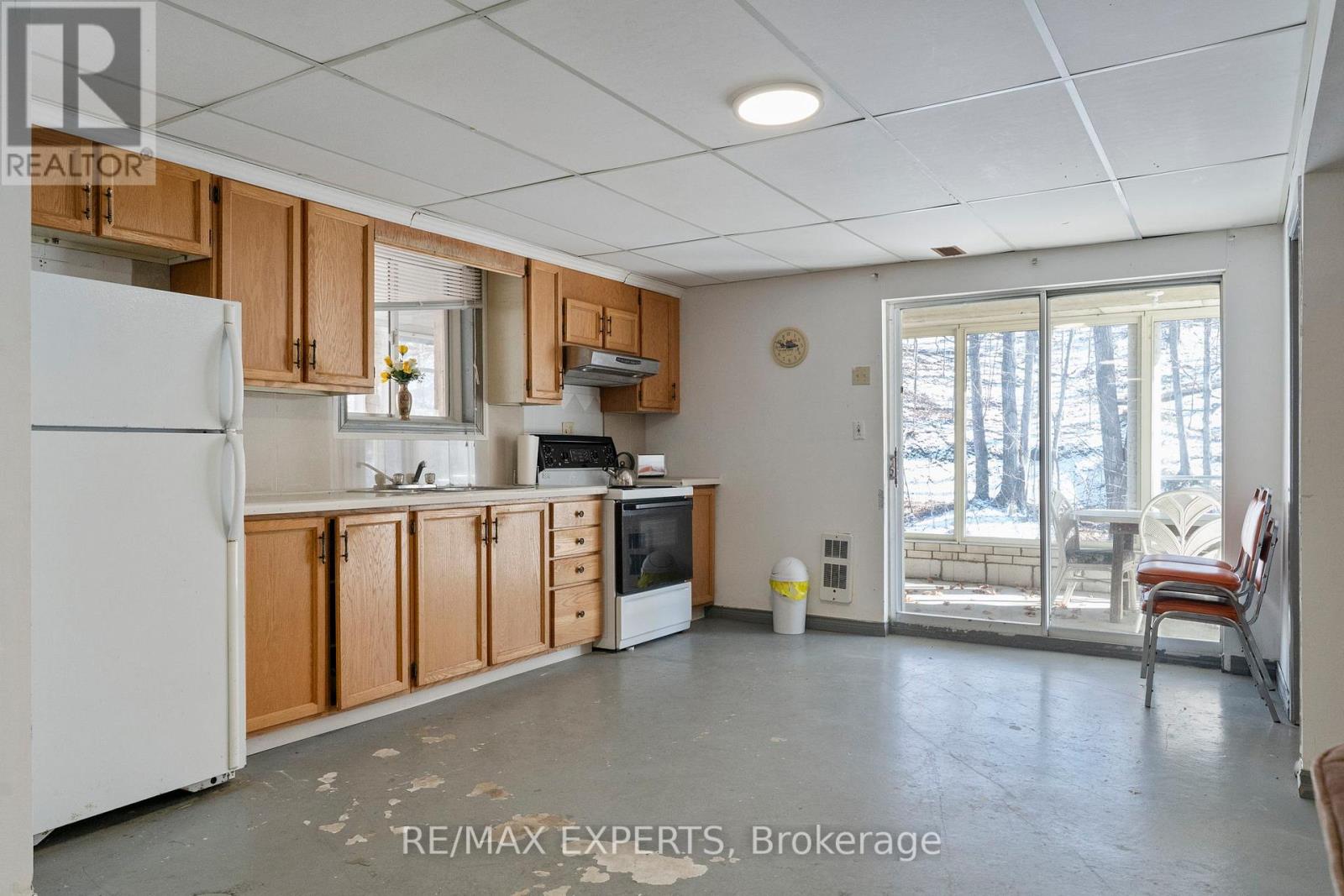 632 Bannister Drive, South Bruce Peninsula, Ontario  N0H 2G0 - Photo 23 - X12409075