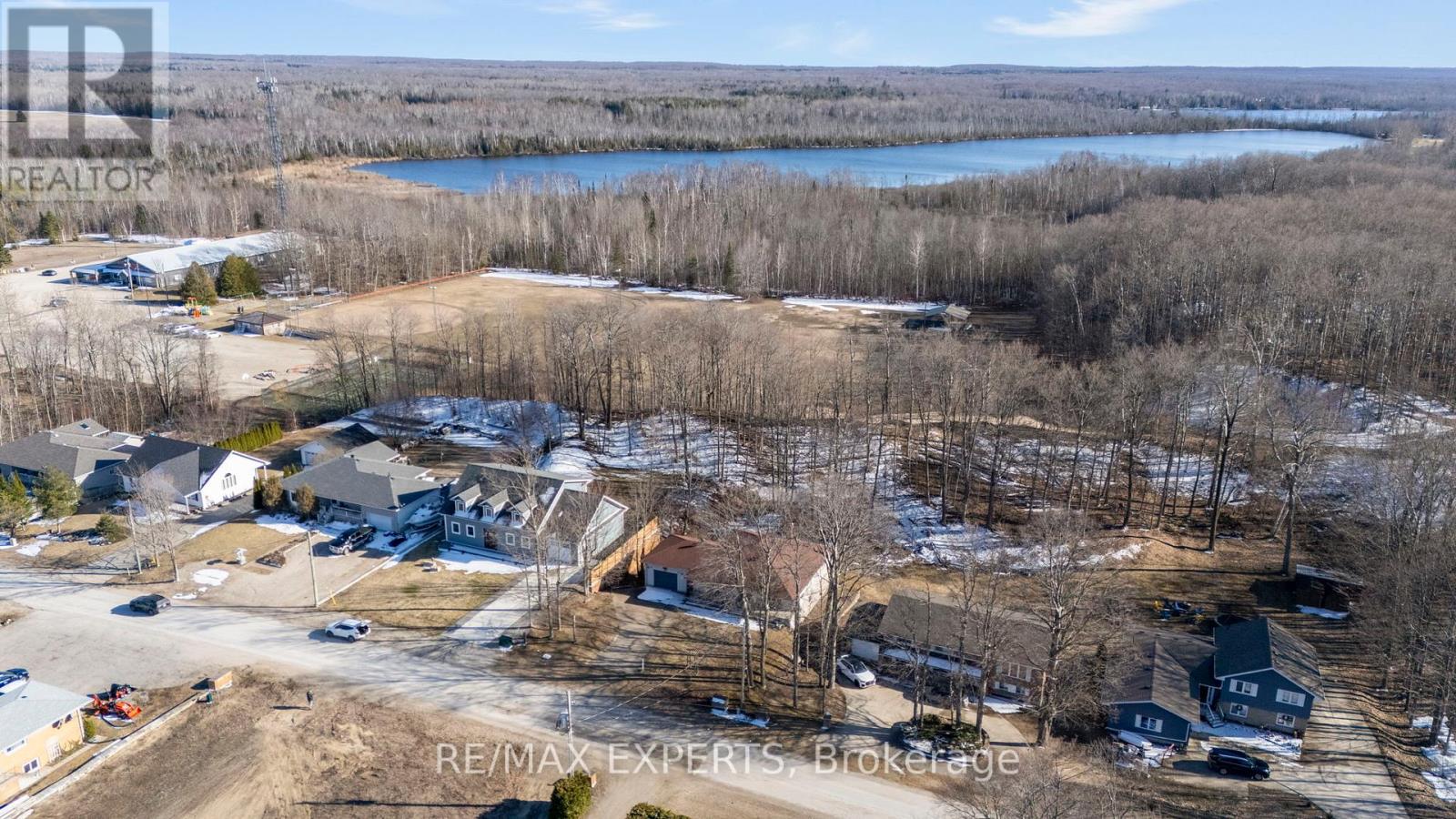632 Bannister Drive, South Bruce Peninsula, Ontario  N0H 2G0 - Photo 32 - X12409075